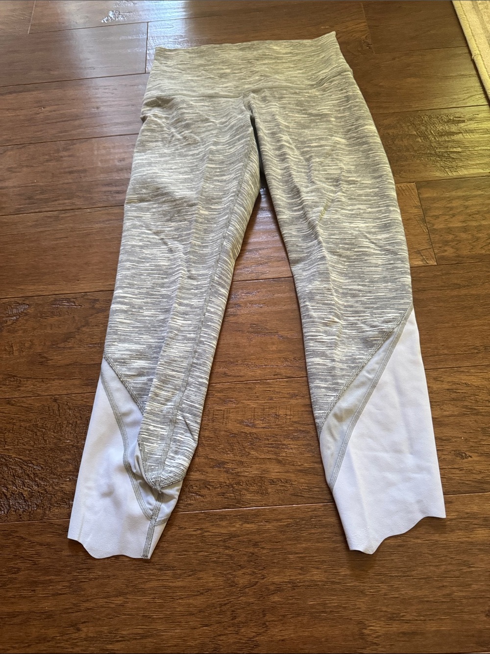 lululemon athletica Heathered Gray/White Striped Leggings size 4 scalloped edge